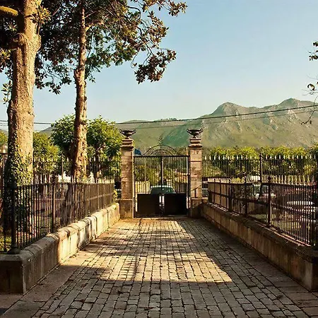 Palacio De Garaña